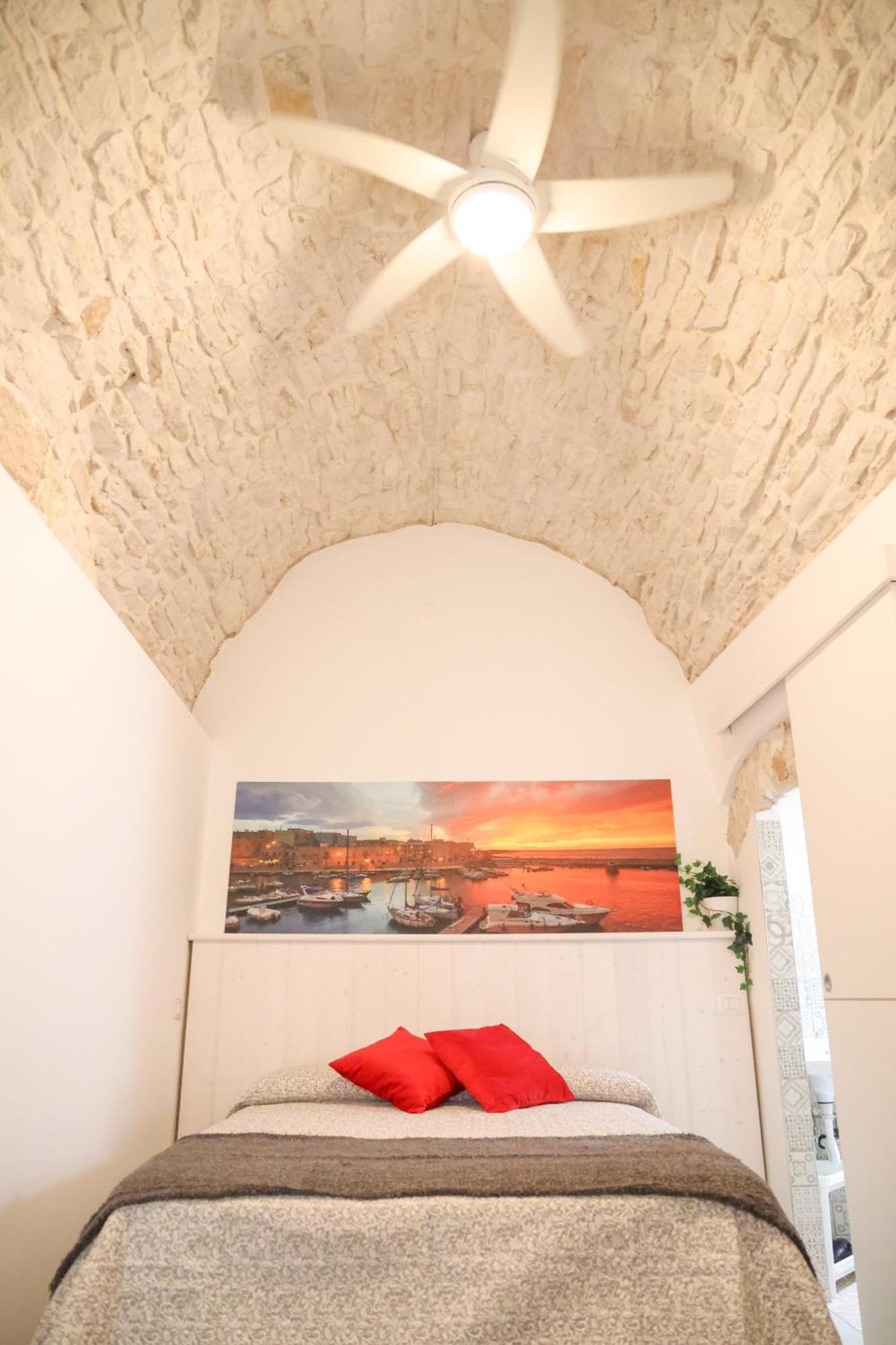 Room 20 - Piccola Camera In Pietra Bianca Giovinazzo Exteriér fotografie