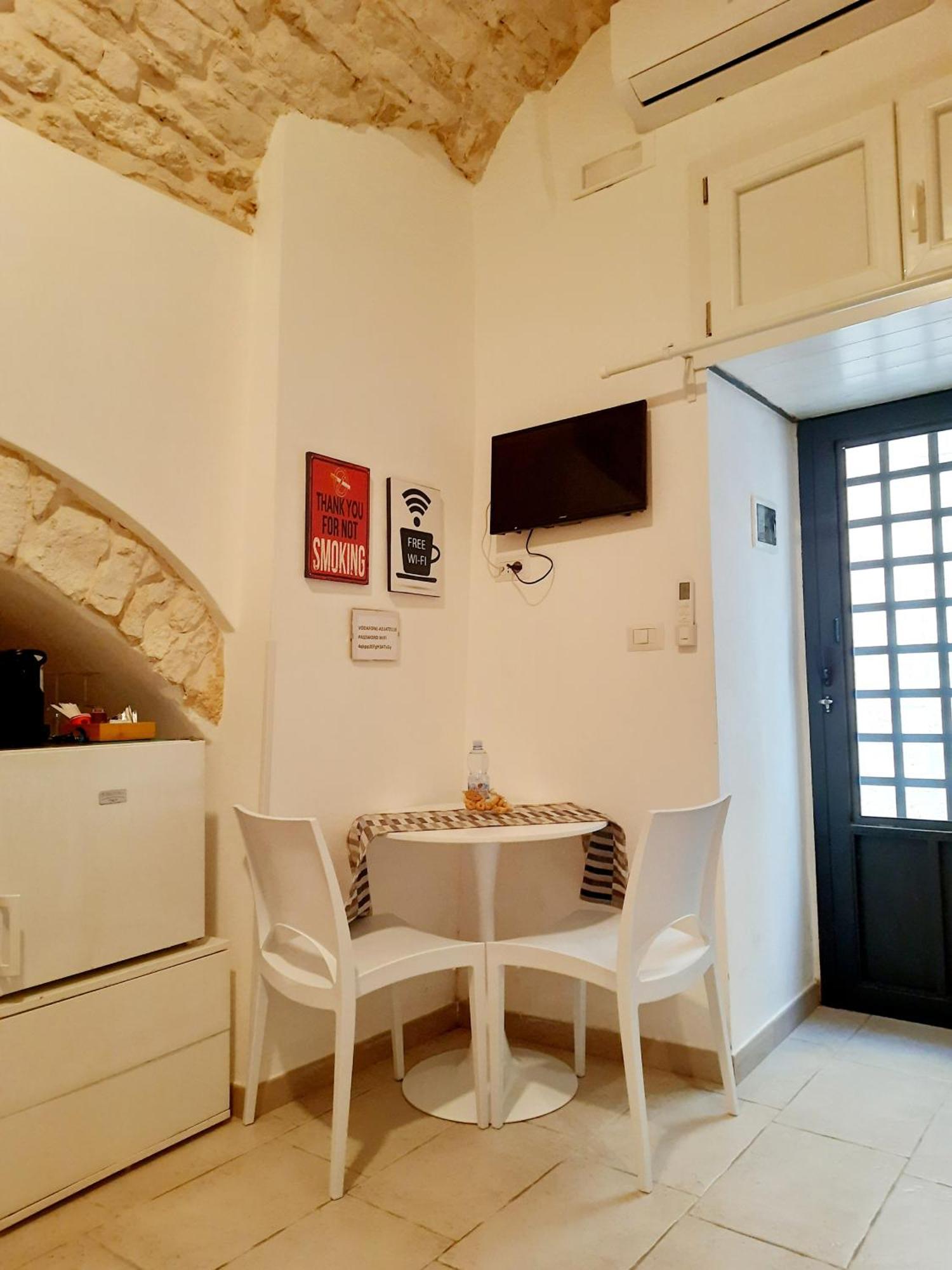Room 20 - Piccola Camera In Pietra Bianca Giovinazzo Exteriér fotografie